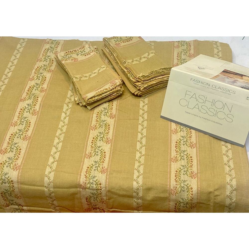 Table Linens By Fashion Industries "Shelby" 60" X 104" Oblong and 8 Napkins